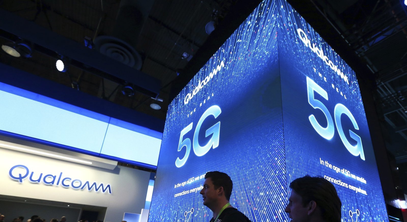 FCC votes to auction C-band satellite spectrum for 5G use