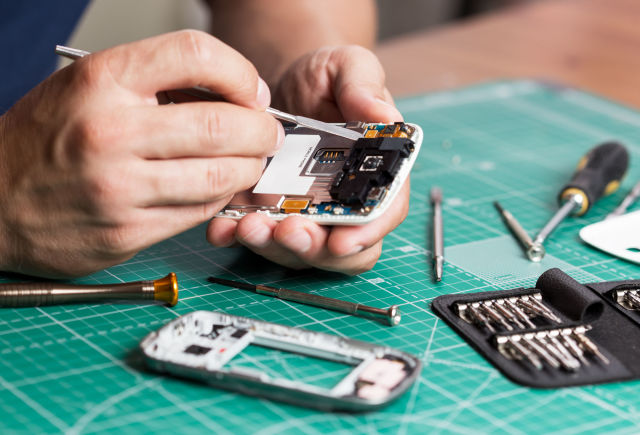 EU plans to introduce sweeping 'right to repair' legislation for electronics