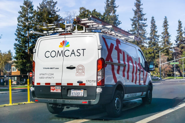 Comcast suspends data caps, makes Xfinity WiFi free for 60 days