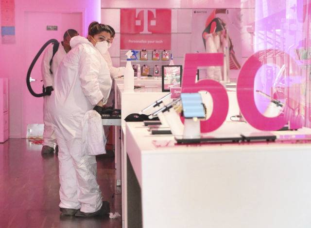 FCC gives T-Mobile extra spectrum to cope with demand during coronavirus