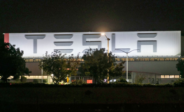 Tesla suspends work at Fremont plant, will comply with shelter in place order