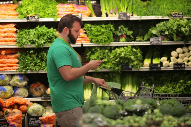 Instacart is hiring 300,000 full-time grocery shoppers