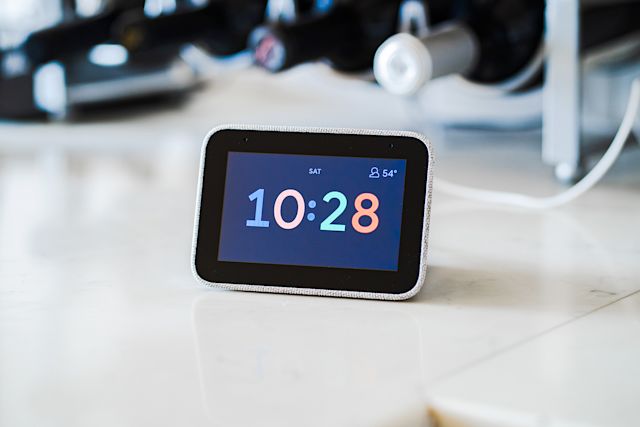 Now is the time to grab a cheap Google-powered smart display