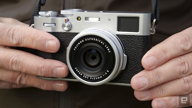 Fujifilm’s X100V now warns you if the camera is overheating