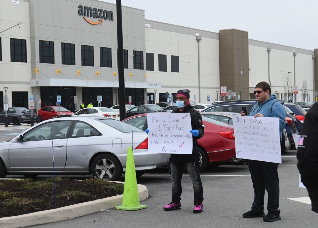 Amazon workers sue over alleged failure to follow COVID-19 guidelines (updated)