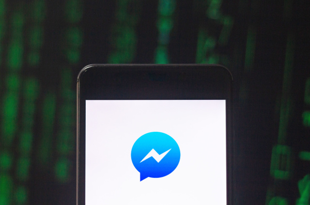 Facebook experiments with adding Face ID to Messenger inbox